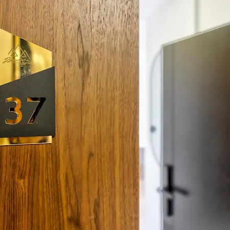 Modena Aparthotel 4*