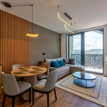 Modena & Wellness شقة فندقية زلاتيبور